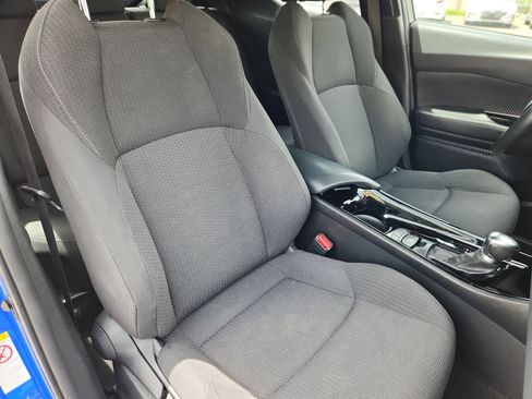 Used 2019 Toyota C-HR XLE FWD image 14