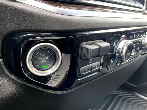 Certified 2025 GMC Sierra 1500 Elevation image 66