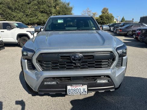 Used 2026 Toyota Tacoma TRD Off-Road w/ TRD Off Road Premium Package AWD/4WD image 6
