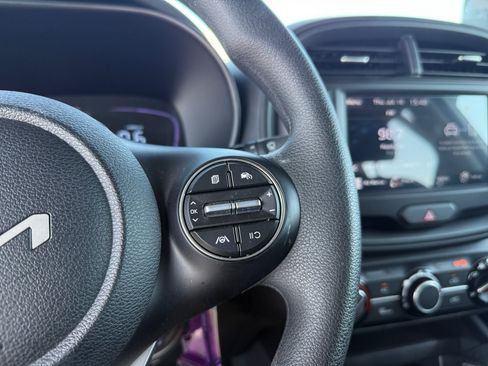 Used 2025 Kia Soul LX FWD image 16