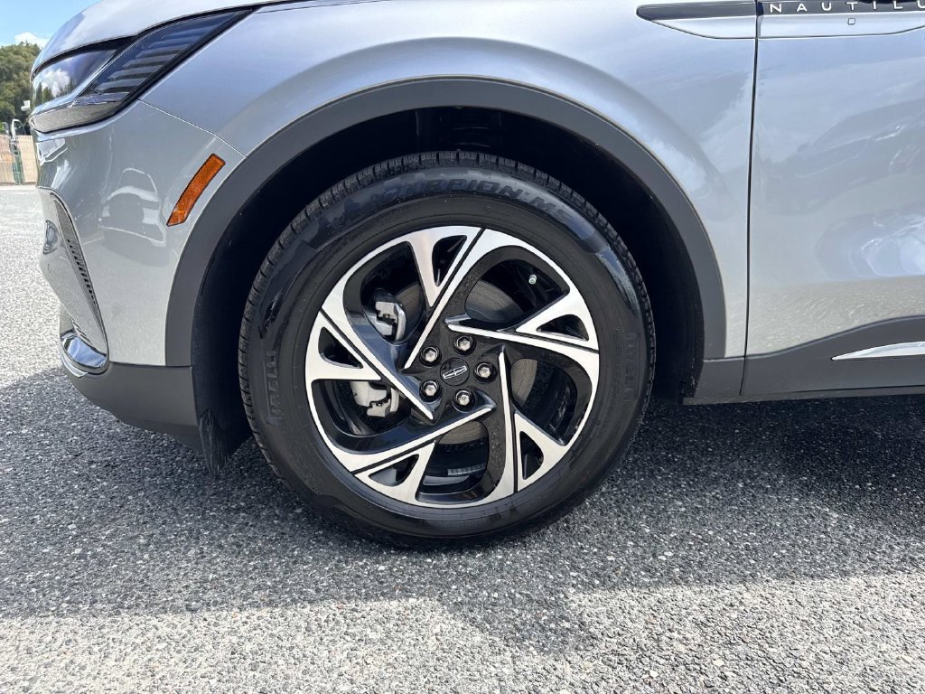New 2026 Lincoln Nautilus Premier AWD/4WD image 10