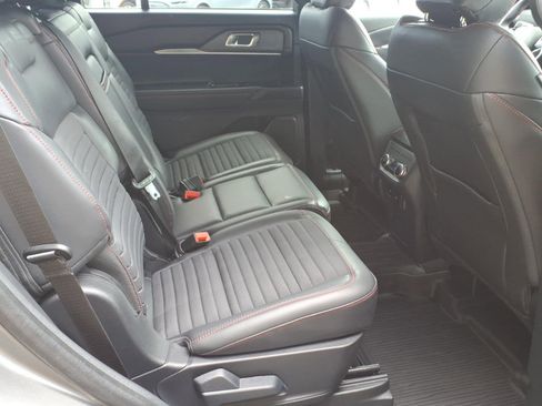 Certified 2025 Ford Explorer ST-Line w/ ST-Line Street Pack AWD/4WD image 26