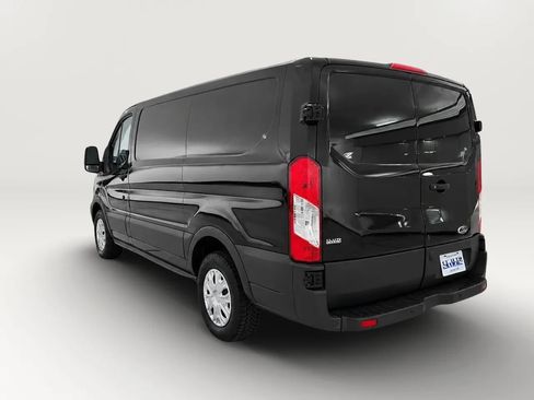 Used 2018 Ford Transit 150 130 Low Roof w/ Exterior Upgrade Package RWD image 4