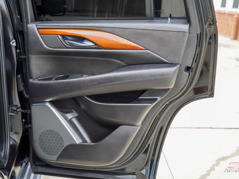 Used 2017 Cadillac Escalade Luxury image 25