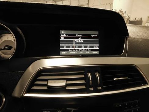 Used 2014 Mercedes-Benz C 250 Coupe image 29