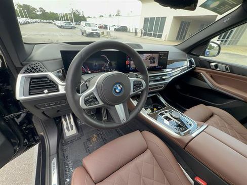 Certified 2024 BMW X5 xDrive50e w/ M Sport Package AWD/4WD image 11