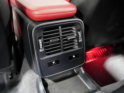 Used 2020 Porsche Taycan Turbo image 34