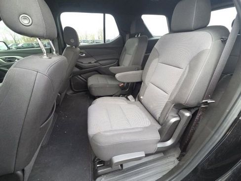 Used 2022 Chevrolet Traverse LT image 21
