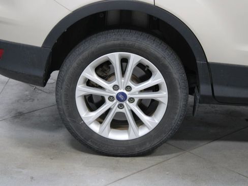 Used 2018 Ford Escape SE image 12