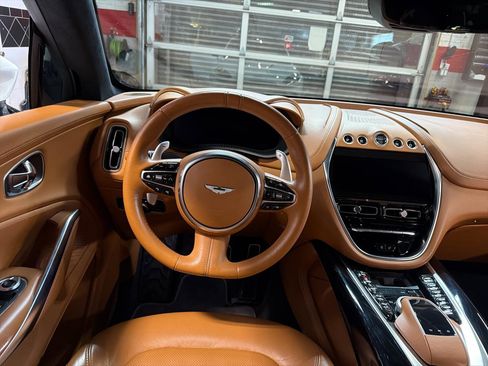 Used 2021 Aston Martin DBX AWD/4WD image 14