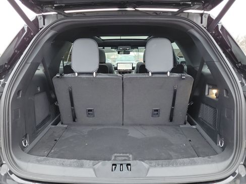 Used 2025 Ford Explorer ST-Line w/ Premium Package image 8