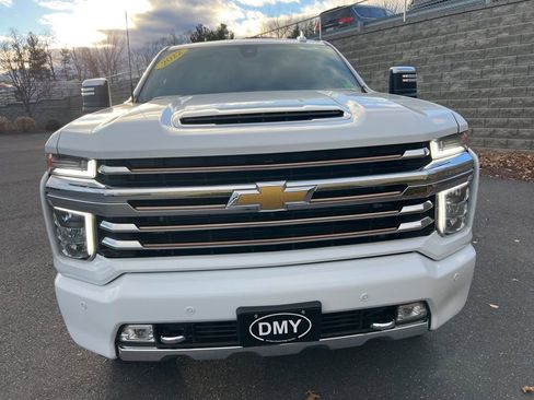 Used 2022 Chevrolet Silverado 2500 High Country w/ Technology Package image 8