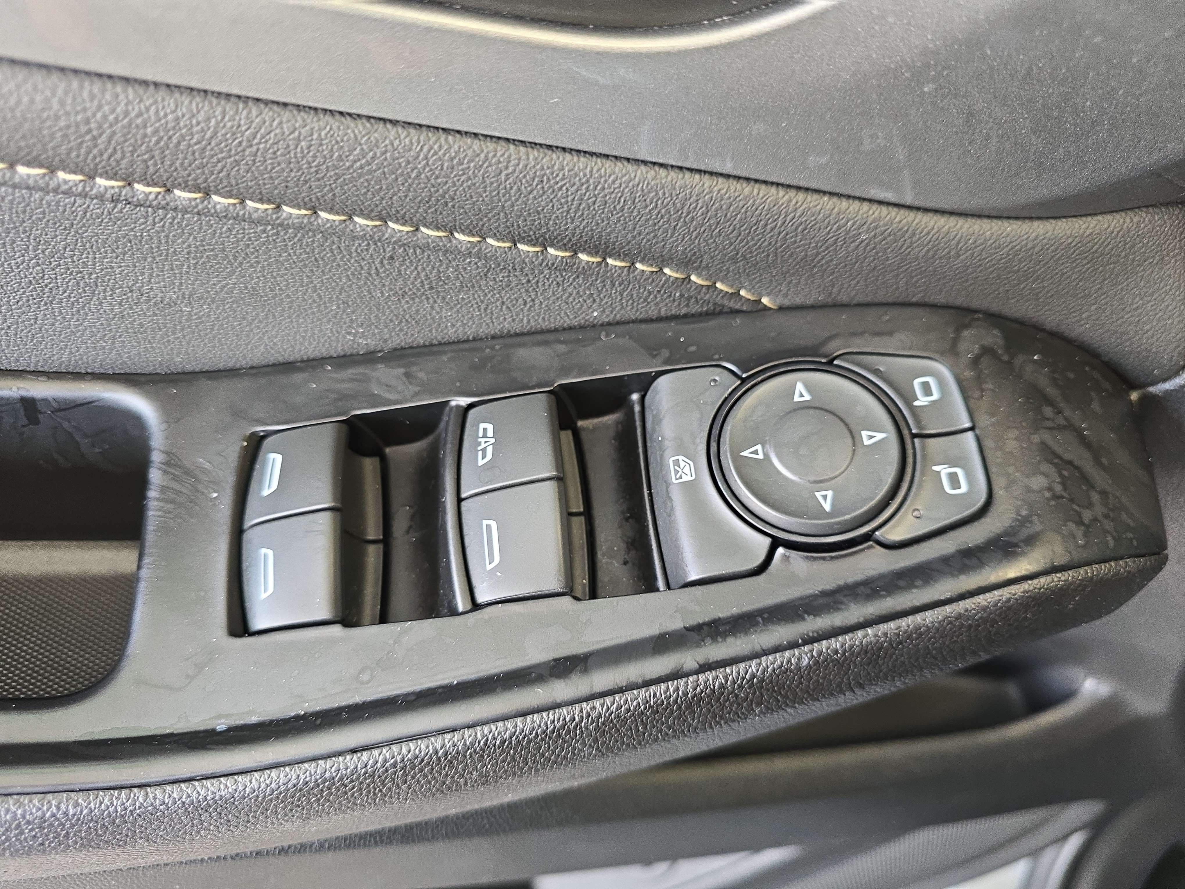 Used 2023 Chevrolet Traverse LT AWD/4WD image 18