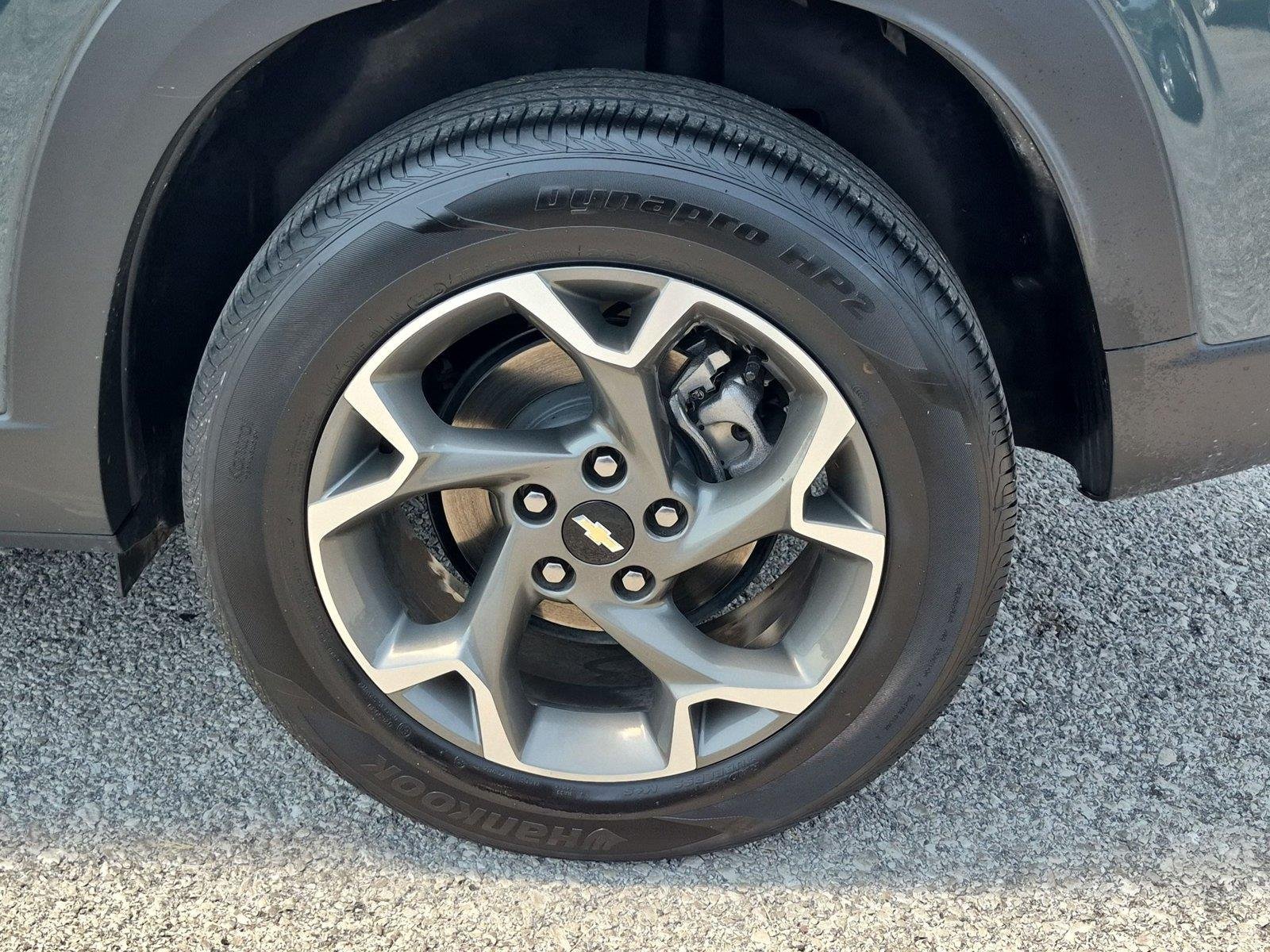 Used 2025 Chevrolet Trax LT FWD image 11