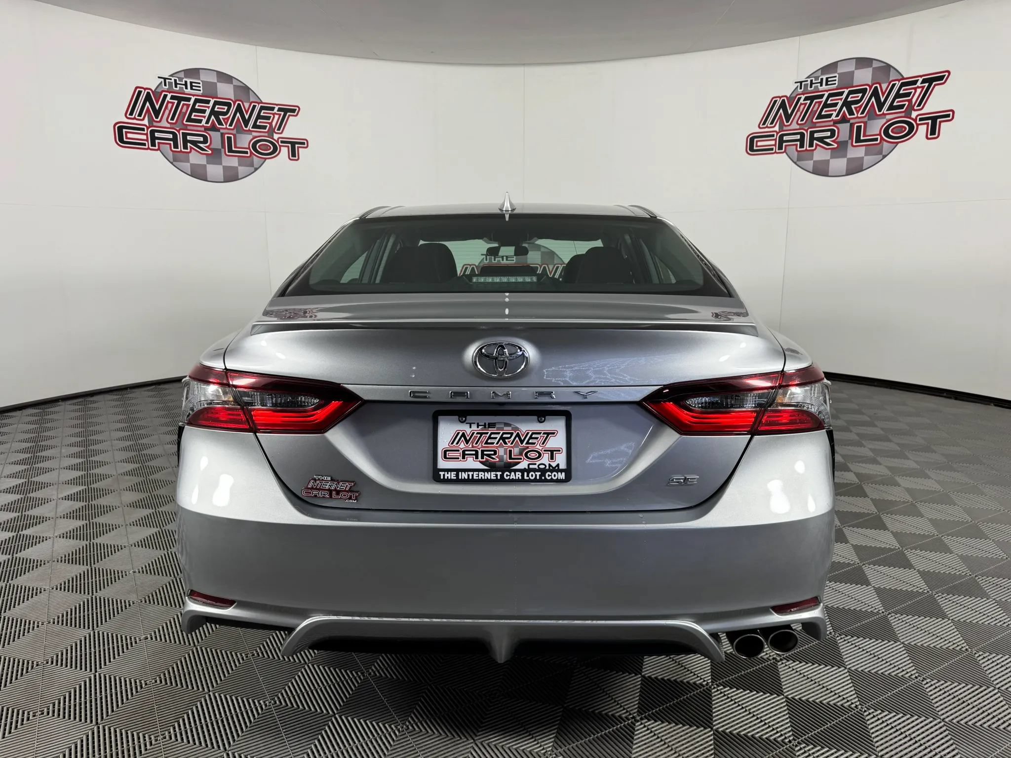Used 2023 Toyota Camry SE FWD image 6