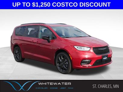 New 2026 Chrysler Pacifica Limited w/ S Appearance Package
