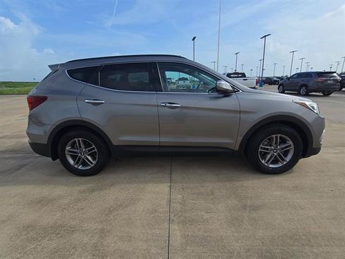 Used 2018 Hyundai Santa Fe Sport FWD image 4