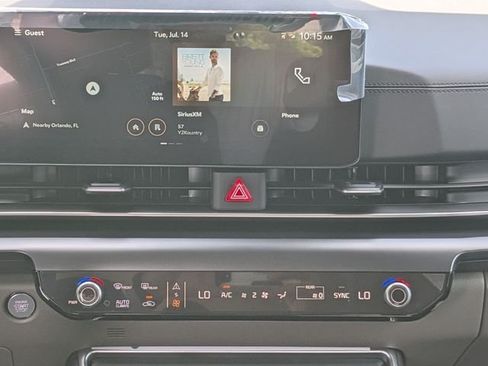 New 2026 Kia Carnival FWD image 18