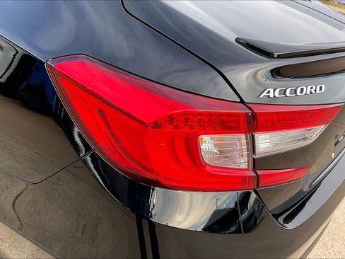 Used 2018 Honda Accord Sport image 27