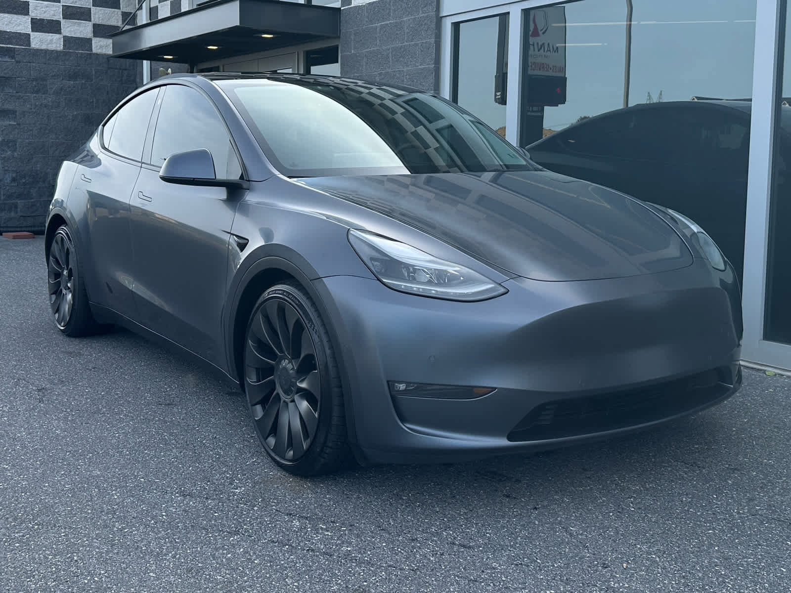 Used 2022 Tesla Model Y Performance AWD/4WD image 1