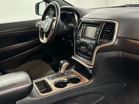 Used 2017 Jeep Grand Cherokee Laredo w/ Quick Order Package 23E AWD/4WD image 35
