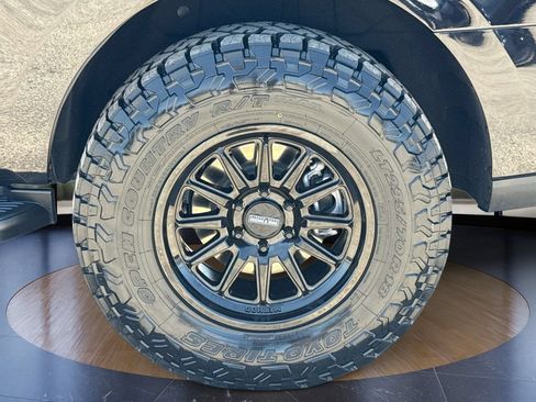 Used 2025 Ford Expedition Active RWD image 33