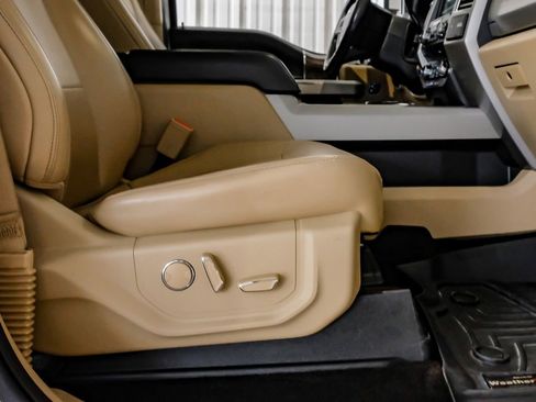 Used 2017 Ford F350 Lariat w/ Lariat Ultimate Package image 32