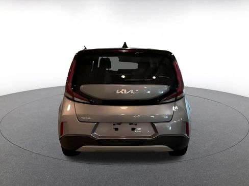 Used 2025 Kia Soul LX w/ LX Technology Package FWD image 11