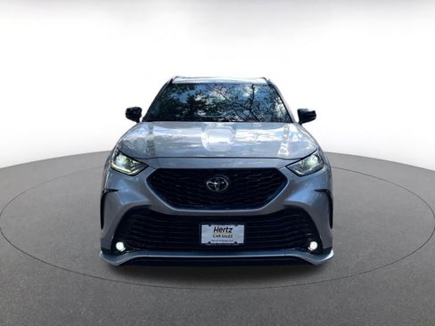 Used 2024 Toyota Highlander XSE image 2