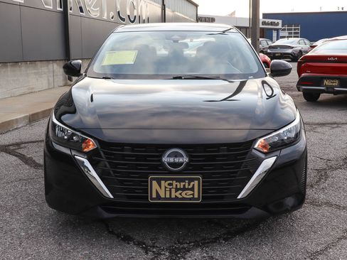 Used 2024 Nissan Sentra SV FWD image 2