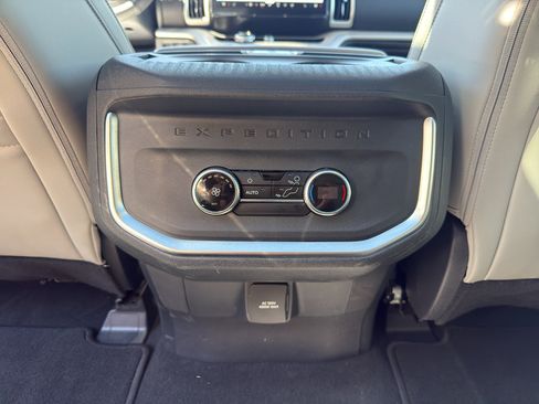 Certified 2025 Ford Expedition Active AWD/4WD image 28