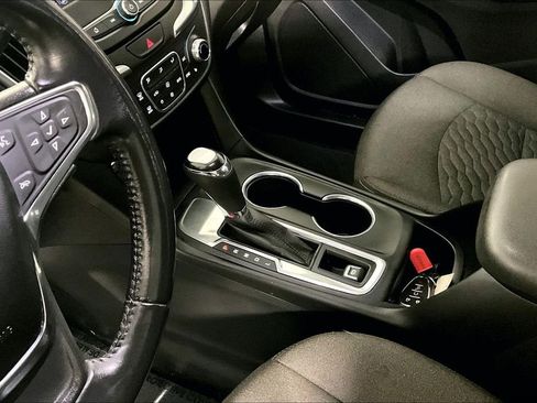 Used 2020 Chevrolet Equinox LT image 17