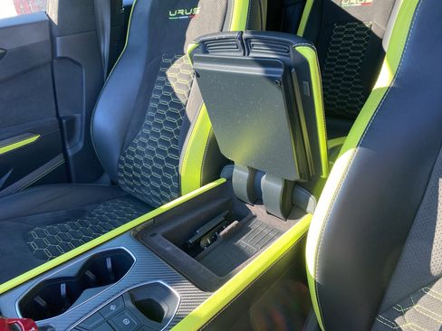 Used 2022 Lamborghini Urus image 37