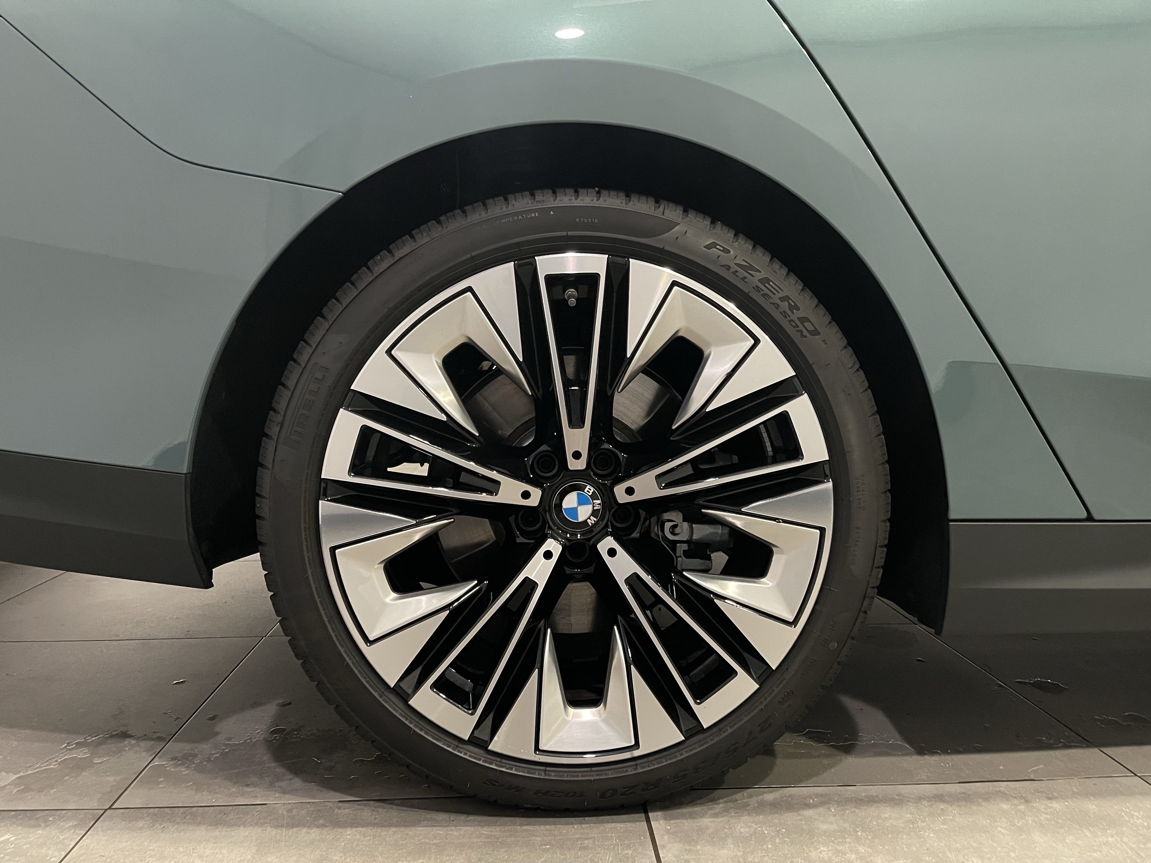 Used 2027 BMW 540i xDrive AWD/4WD image 9