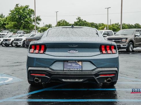 Certified 2025 Ford Mustang Coupe RWD image 6