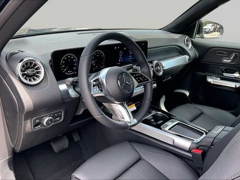 New 2026 Mercedes-Benz GLB 250 4MATIC image 7