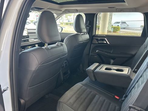 New 2026 Mitsubishi Outlander SE image 37