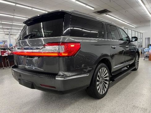 Used 2018 Lincoln Navigator L Reserve w/ Technology Package AWD/4WD image 4