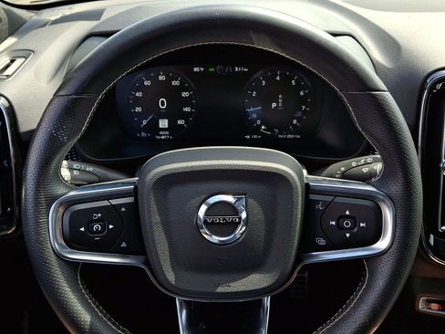 Used 2021 Volvo XC40 T5 R-Design w/ Climate Package AWD/4WD image 20