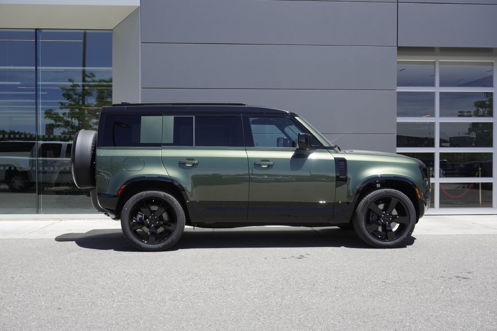 New 2026 Land Rover Defender 110 X-Dynamic SE AWD/4WD image 7
