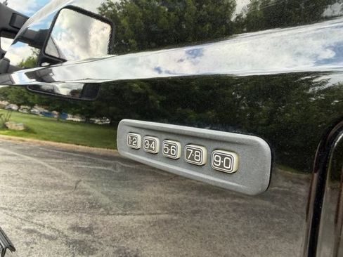 Used 2015 Ford F250 Lariat w/ Chrome Package AWD/4WD image 13