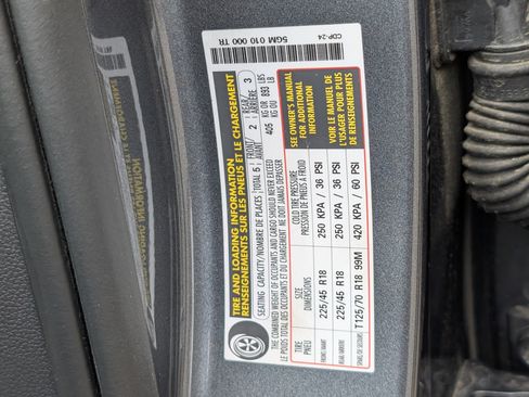 Used 2025 Volkswagen Jetta SE w/ Sunroof Package FWD image 39