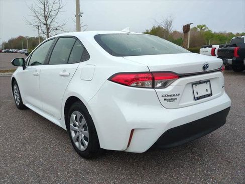 Certified 2025 Toyota Corolla LE image 4