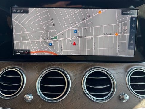 Used 2017 Mercedes-Benz E 300 image 27