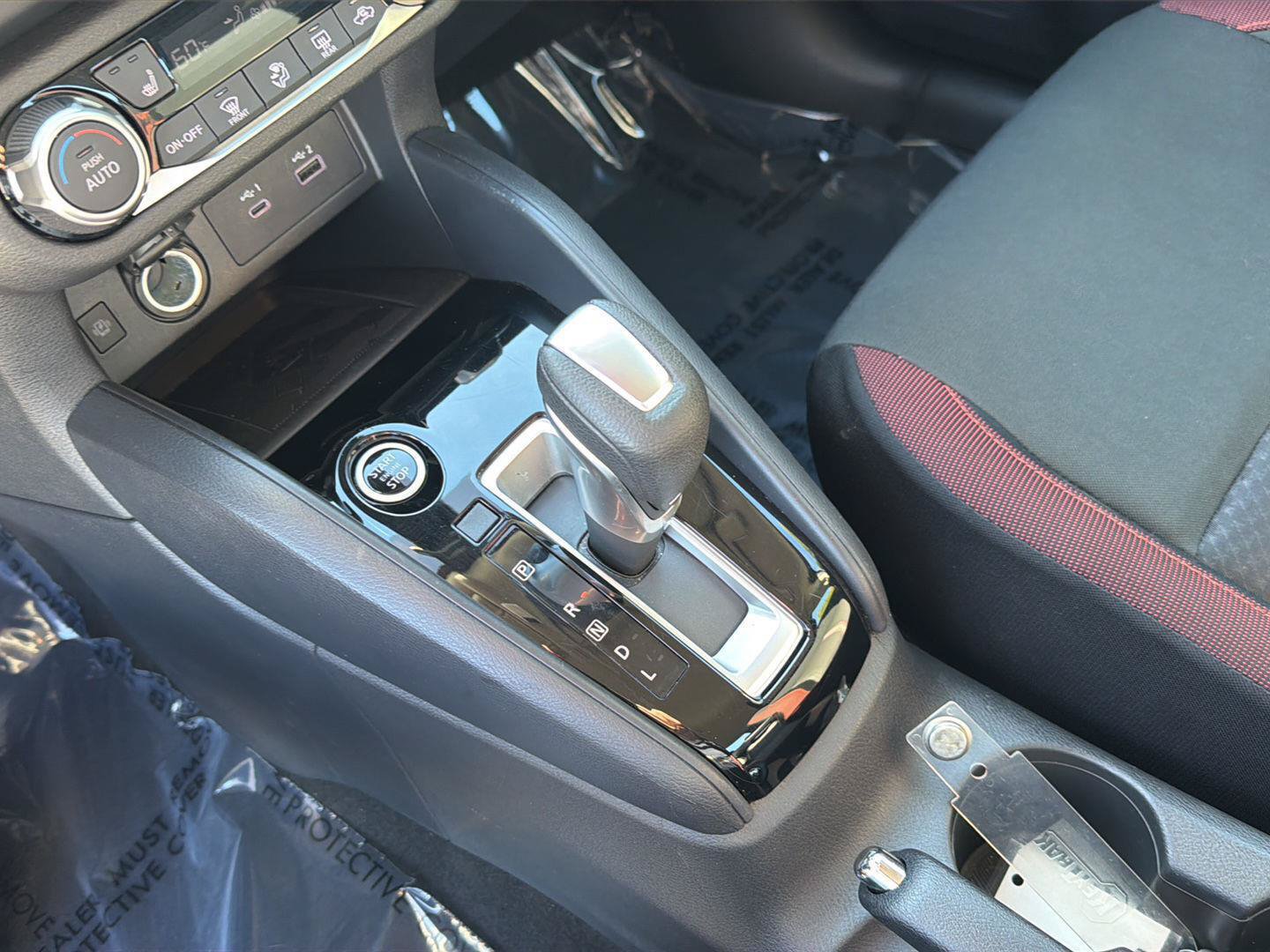 Used 2025 Nissan Versa SR FWD image 26