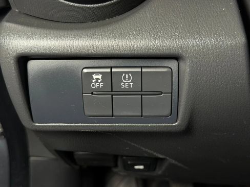 Used 2016 MAZDA MX-5 Miata Club RWD image 22