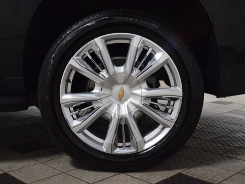 Used 2023 Chevrolet Suburban High Country AWD/4WD image 24