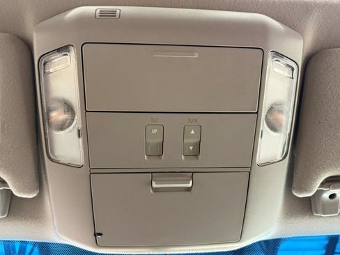 Used 2014 Toyota Sequoia Platinum AWD/4WD image 39