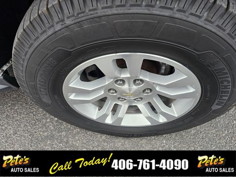 Used 2020 Chevrolet Suburban LT image 11