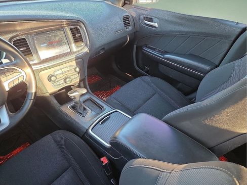 Used 2017 Dodge Charger R/T image 12